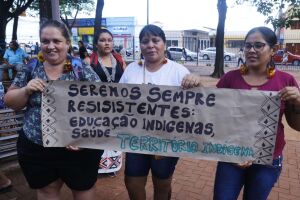Indígenas de MS em um protesto para valorização dos povos originários há alguns anos