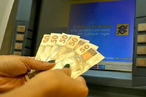Salários de servidores estaduais estão na conta