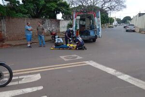 Motociclista cai de cara no chão em acidente no Jardim Paulista (vídeo)