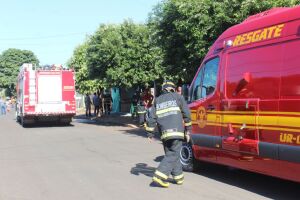 Corpo de Bombeiros é acionado após morador atear fogo em casa