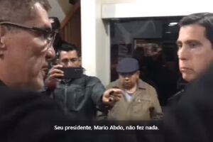 Governador culpa polícia e presidente por morte do irmão
