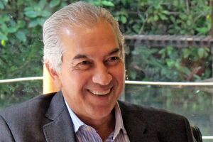 Reinaldo Azambuja inaugura obras