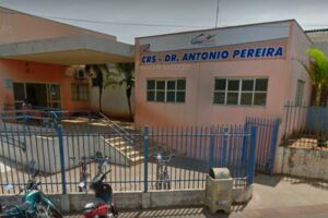 Médico libera idosa, revolta família e briga come solta no Tiradentes