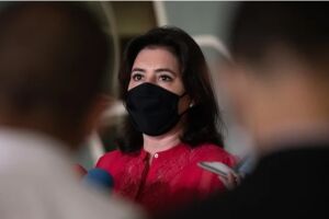 Assessoria de Simone tenta alterar histórico dela no Wikipedia