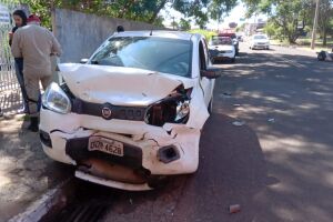 Motorista sofre mal súbito e bate em carro estacionado no Jardim Imá (vídeo)