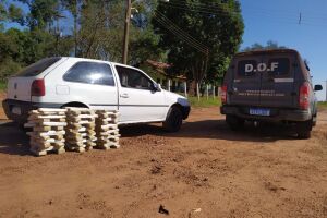 Mulheres são presas transportando drogas em fundo falso de veículo em Ponta Porã