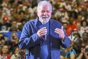 Lula lidera em pesquisas em SP