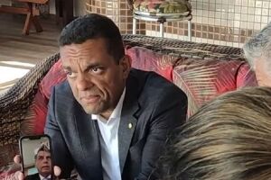 Deputado intermediou conversa entre presidente e familiares da vítima