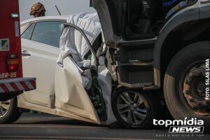 Batida matou três ocupantes de carro na BR-262