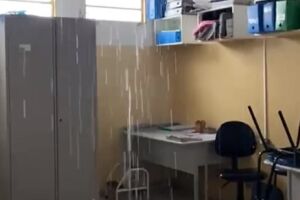 Chuva alagou todos as salas da unidade 