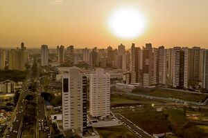 Previsão deste domingo indica sol e possibilidades de chuva a tarde em Campo Grande
