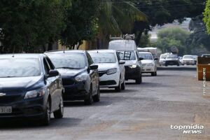 Motoristas passam por dificuldades em estacionar nas ruas e optam pelo estacionamento privado
