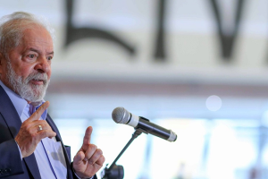 Lula segue na frente com 45% de intenções de voto