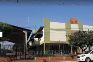 Mãe de aluna liga em escola e ameaça matar professora em Campo Grande