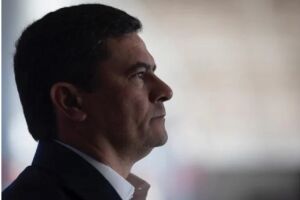 Partido banca aluguel de carro a Moro