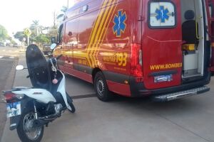 Criança de 10 anos cruza avenida de bicicleta e acaba atropelada por moto em Nova Andradina