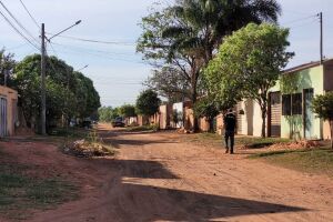 Rua onde aconteceu o abandono é quieta e vizinhos não comentaram a situação