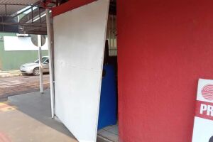 Bandidos entraram e furtaram lanchonete