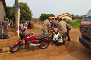 Acidente evolvendo motocicletas deixa duas mulheres feridas em Anastácio

