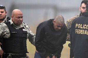 Autor da facada em Bolsonaro, Adélio continuará na Penitenciária Federal de Campo Grande
