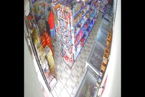 C&acirc;meras de seguran&ccedil;a flagraram a a&ccedil;&atilde;o