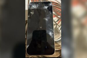 Iphone foi recuperado e vale cerca de R$ 4 mil 