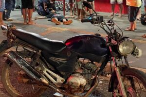 Motociclista ignora placa de pare, bate em carro e fica ferido em Nova Andradina