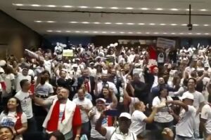 Dia que categoria celebrou aprovação do piso 