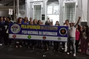 Grupo repudia queda do Piso da Enfermagem e convoca protesto em Campo Grande 