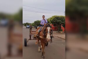 Marçal e seu cavalo, uma vida simples