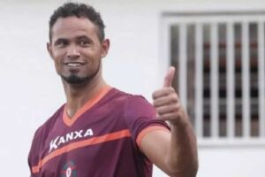 Goleiro Bruno desaparece com dinheiro arrecadado de fãs para pagar pensão de Bruninho