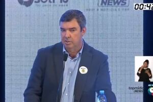 Debate TopMídia/SBT: Riedel se defende de acusações de Magno