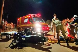 Acidente com motocicletas deixa mulher gravemente ferida em Coxim