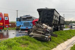 Cabine da carreta foi arrancada