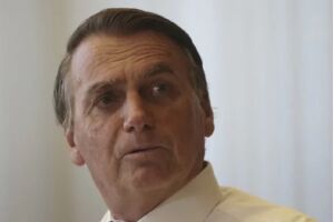 Agentes da PF não querem encontrar Bolsonaro