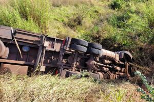 Caminhoneiro desmaia, cai em barranco e morre em Maracaju