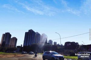 Sol e chuva devem marcar sábado na Capital 