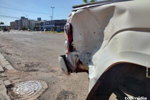 Motorista diz que motociclista morto 'furou' sinal vermelho em Campo Grande