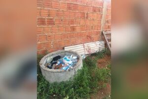 Morto após atirar na polícia tentou se esconder atrás de casa abandonada