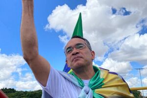 Vereador concorda com ato antidemocrático, mesmo sendo eleito pela democracia