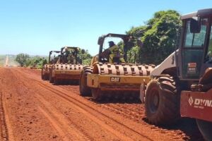 Pavimentação de rodovias estaduais avança com quatro frentes de obras