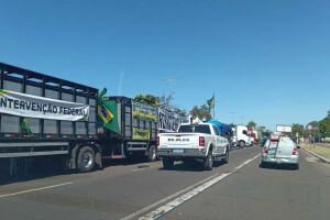 Manifestantes têm menos de 48h para sair de calçadas e canteiros da Duque de Caxias