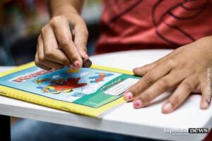 Adolescente de 13 anos é estuprada pelo padrasto na frente da mãe em Campo Grande