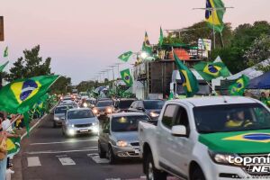 Motorista bêbado insulta manifestantes em frente ao CMO e vai preso