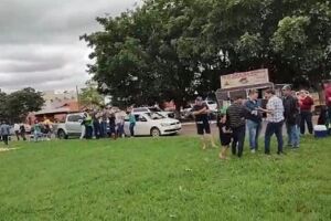 Protesto segue permanente em Bandeirantes 