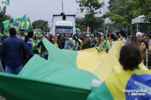 Manifestantes pretendem ficar no local por tempo indeterminado