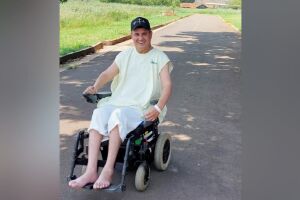 Cadeirante precisa de ajuda urgente para arcar tratamento e despesas básicas