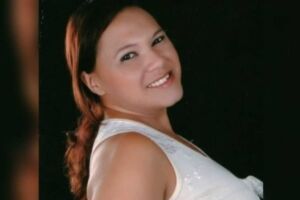 Alexsandra foi morta a facadas pelo marido