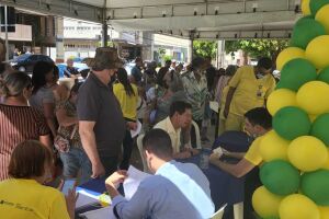 Campanha "Haja Coração" atraiu mais de 400 pessoas em frente a hospital em Campo Grande