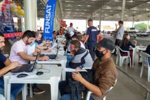 Funsat realiza ação com mais de 200 vagas de emprego na praça Ary Coelho